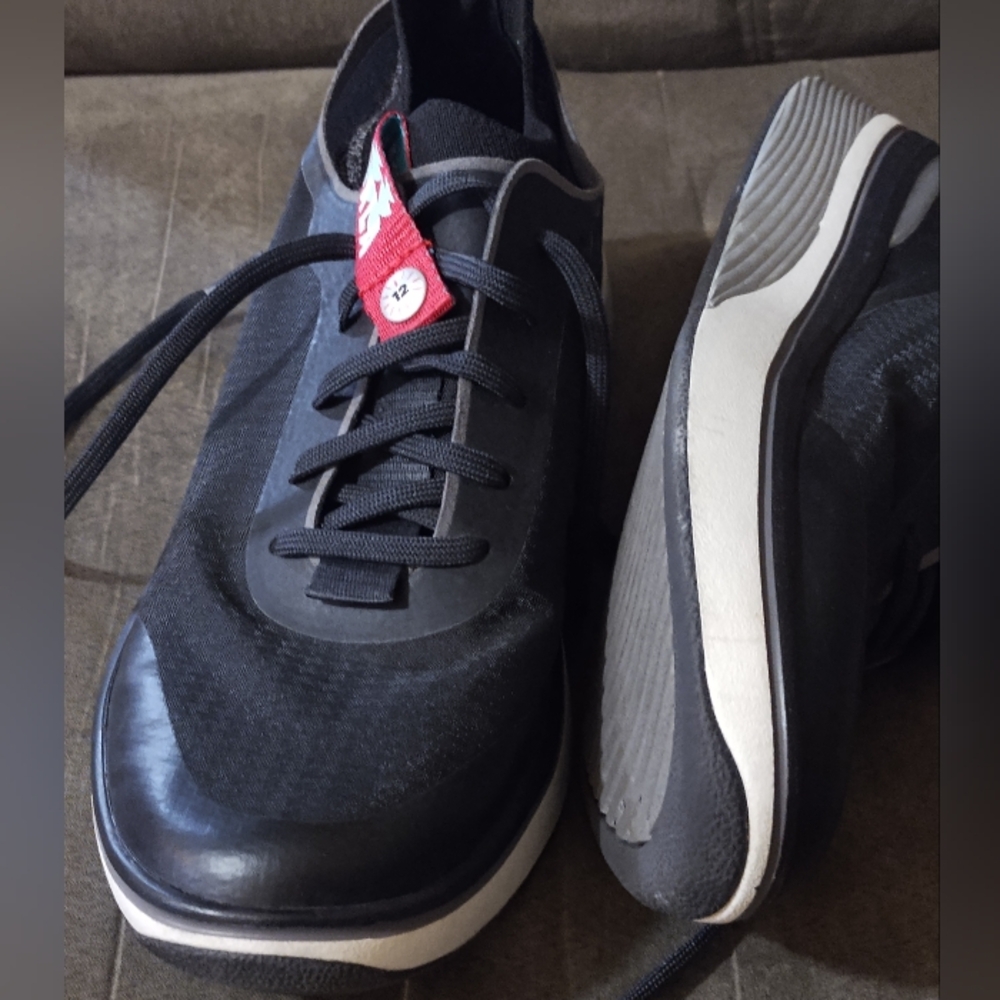 Bala Black and White Sneakers